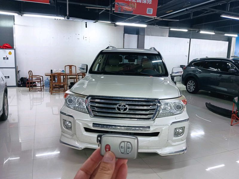 Land Cruiser Prado photo 2