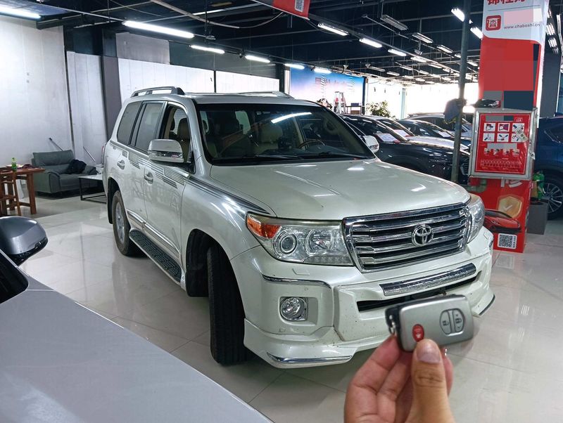 Land Cruiser Prado photo 3