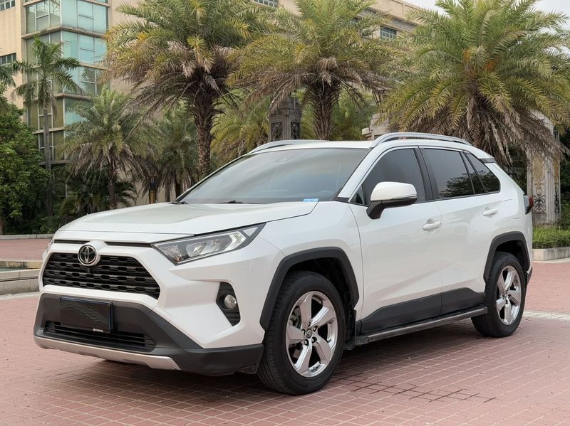RAV4