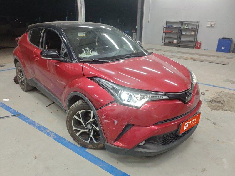 C-HR photo 2