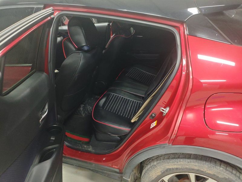 C-HR photo 5
