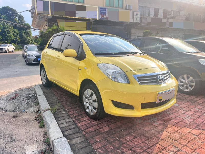 Yaris photo 3