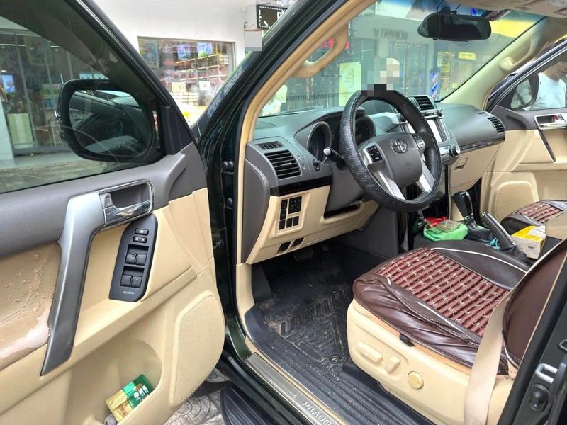 Land Cruiser Prado photo 2