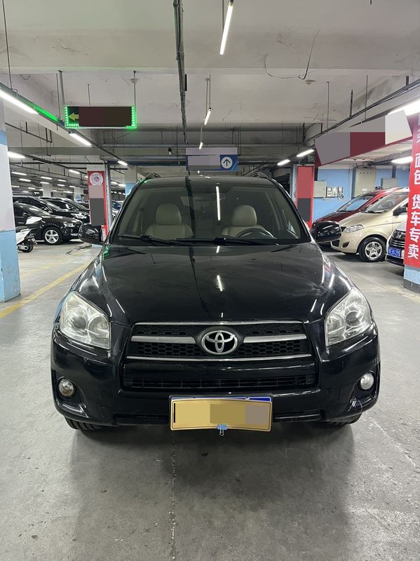 RAV4 photo 2