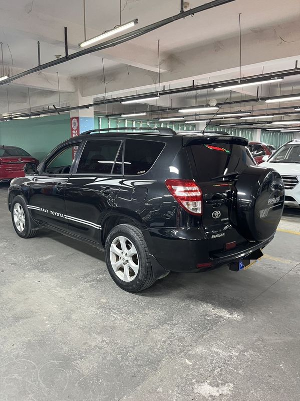 RAV4 photo 4