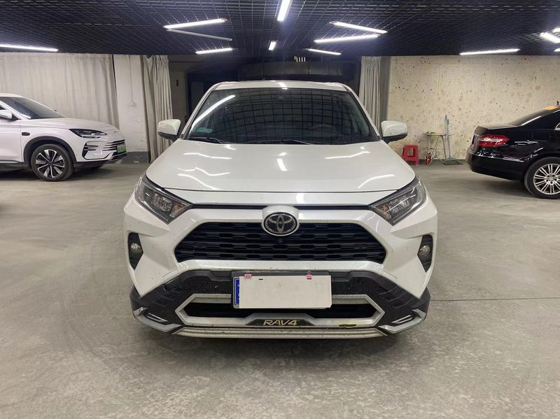 RAV4 photo 2