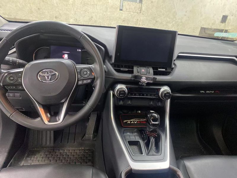 RAV4 photo 4