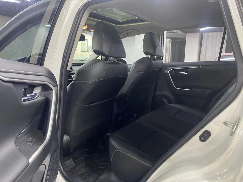 RAV4 photo 5