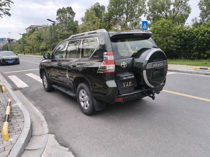 Land Cruiser Prado photo 4