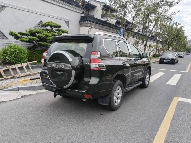 Land Cruiser Prado photo 5