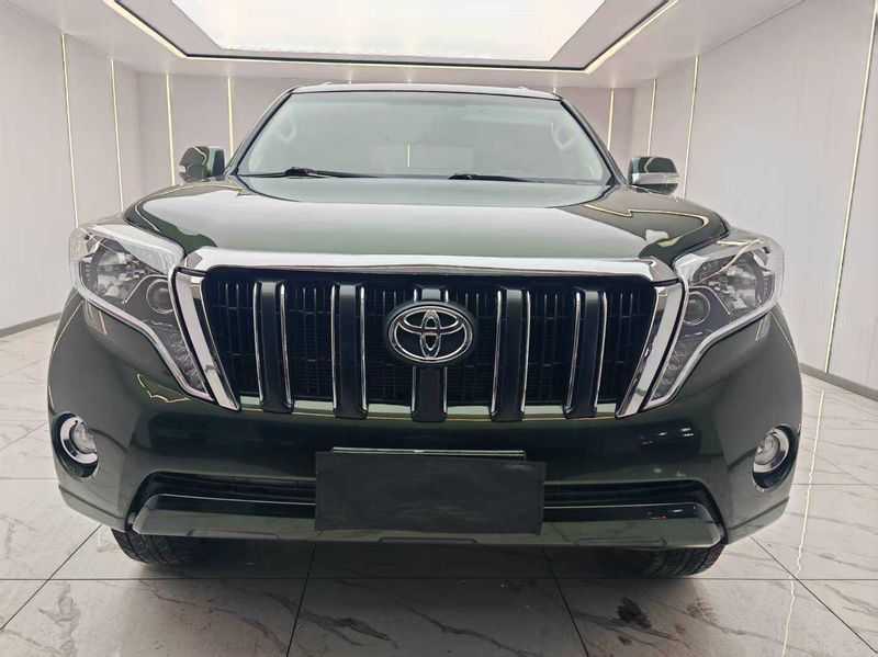 Land Cruiser Prado photo 2