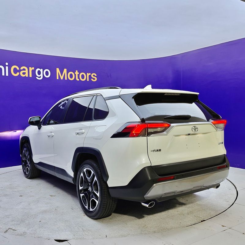 RAV4 photo 4
