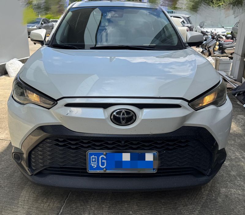 Corolla Cross photo 2