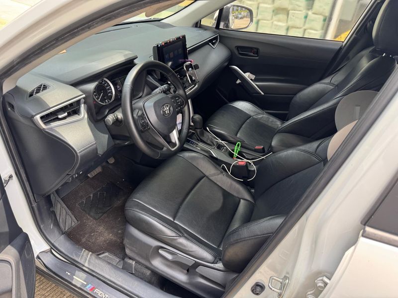 Corolla Cross photo 3