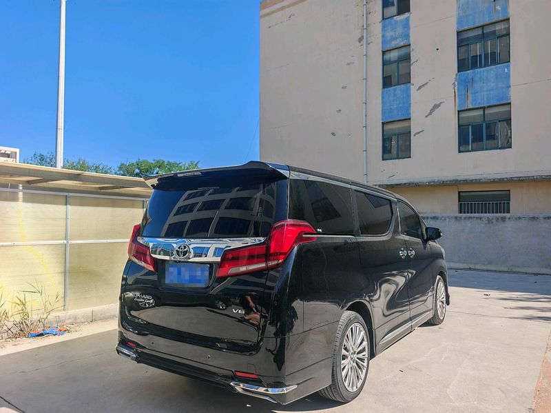 Alphard photo 5