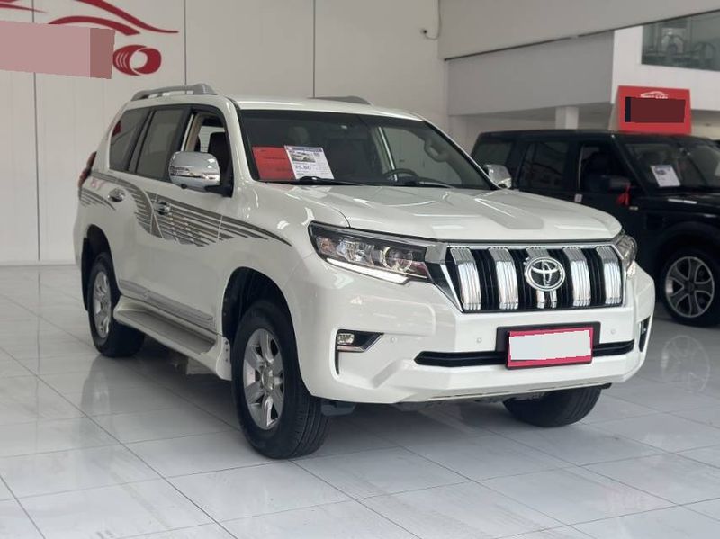 Land Cruiser Prado photo 3