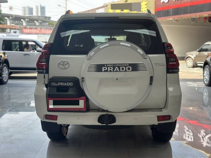 Land Cruiser Prado photo 5