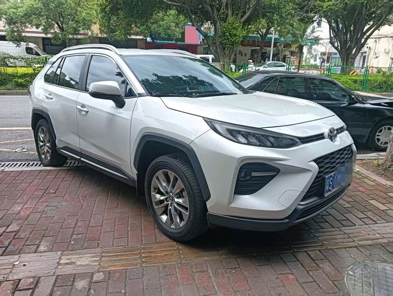 RAV4 photo 5