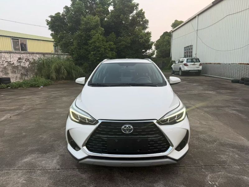 Yaris photo 2