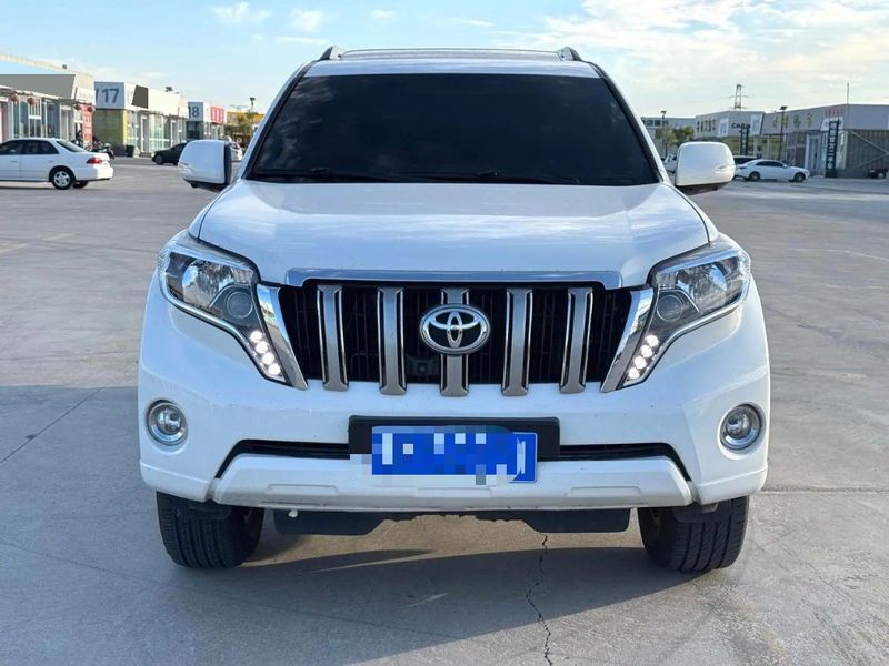 Land Cruiser Prado photo 2