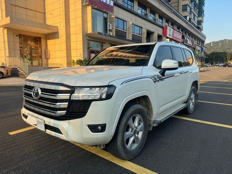 Land Cruiser