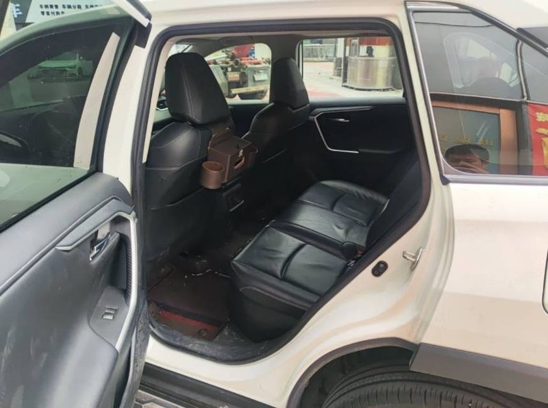 RAV4 photo 5
