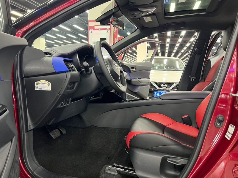 C-HR photo 4