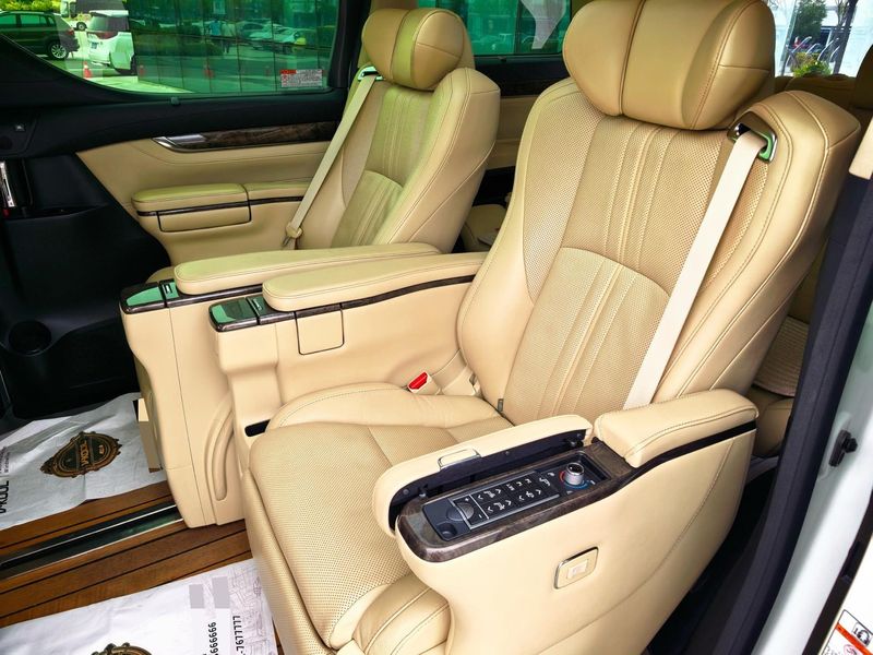 Alphard photo 4