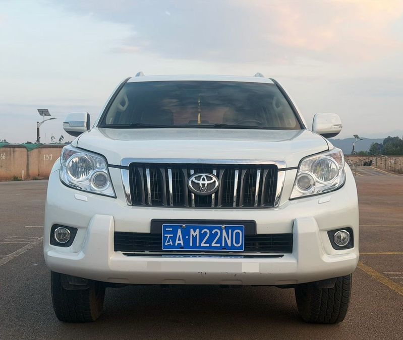 Land Cruiser Prado photo 2