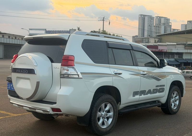 Land Cruiser Prado photo 4