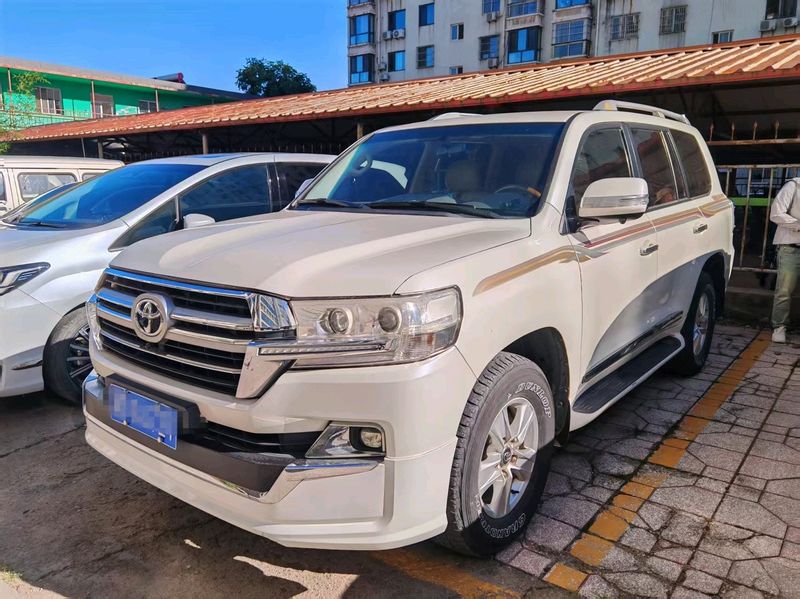 Land Cruiser