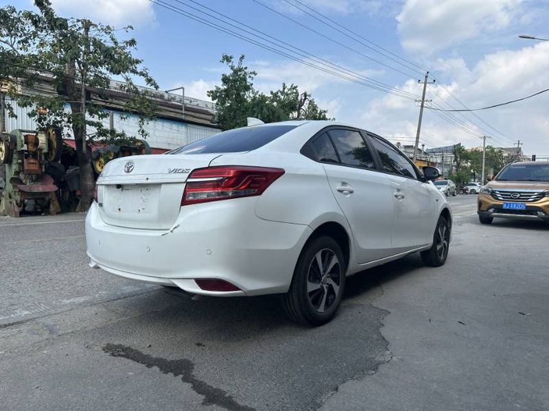 Vios photo 5