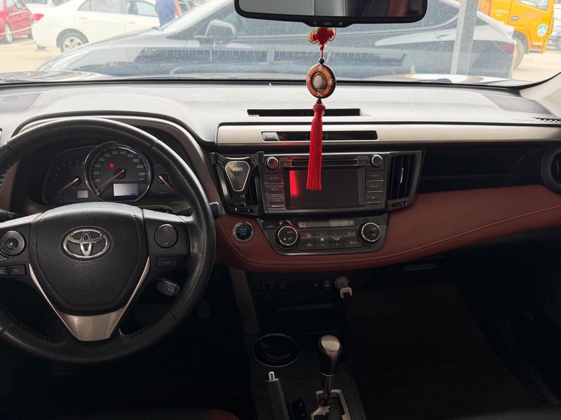 RAV4 photo 4
