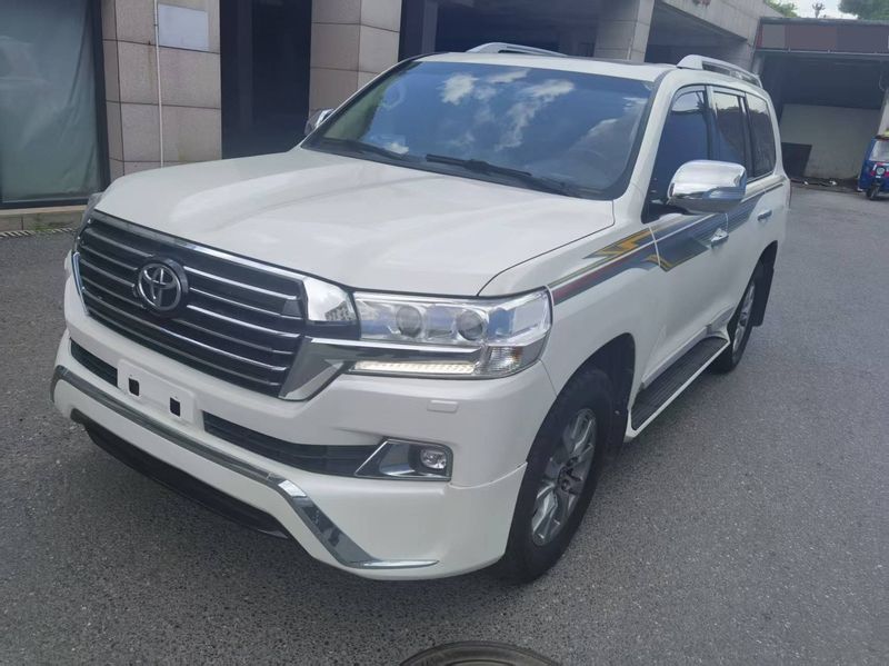 Land Cruiser
