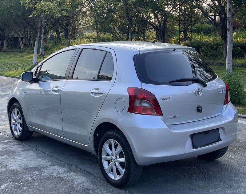 Yaris photo 4