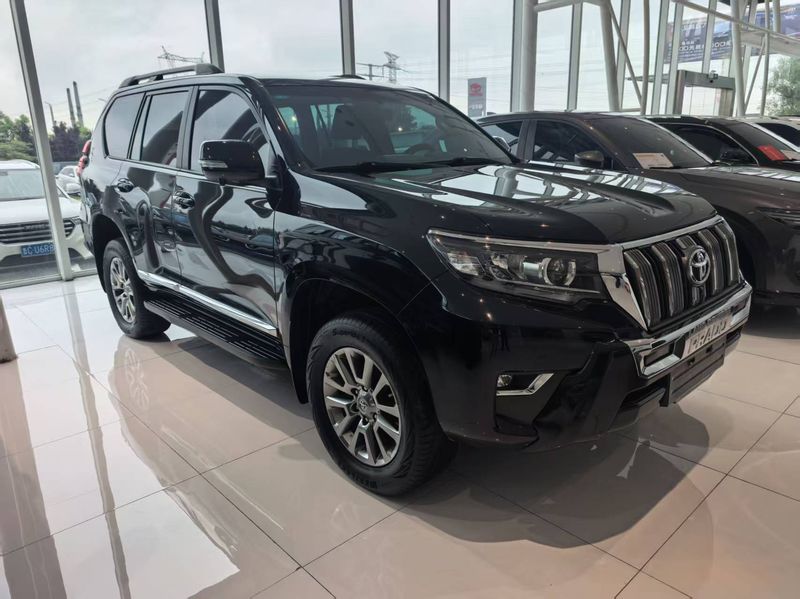 Land Cruiser Prado photo 3