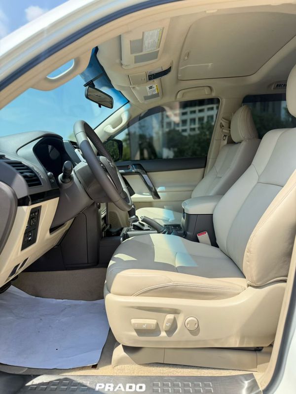 Land Cruiser Prado photo 5