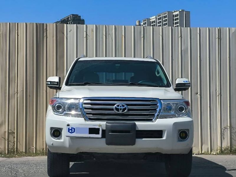 Land Cruiser Prado photo 2