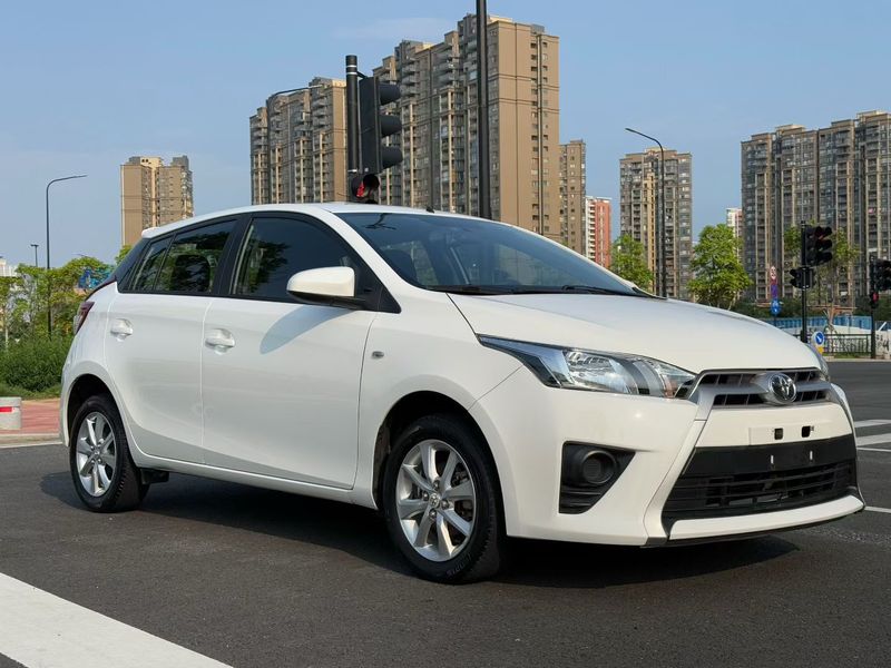 Yaris photo 2