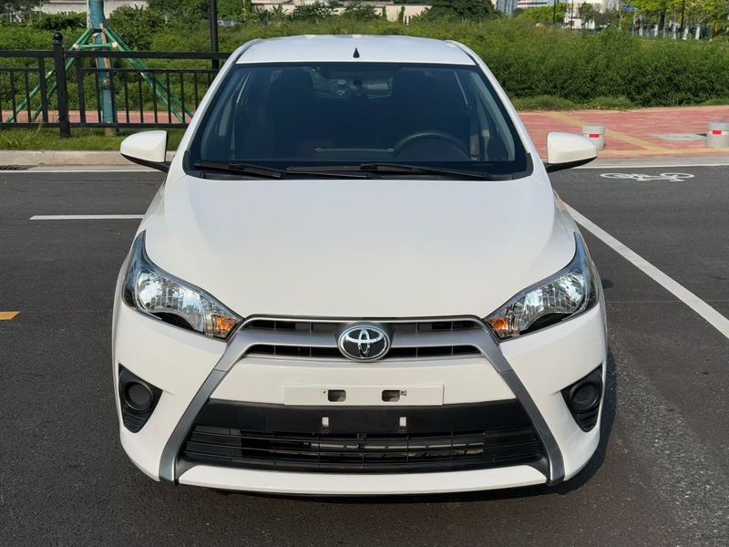 Yaris photo 3