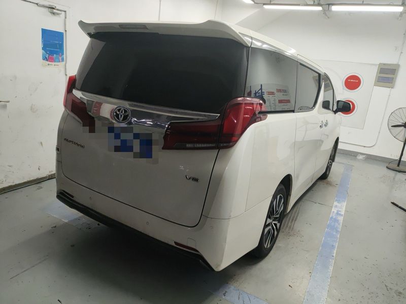 Alphard photo 2