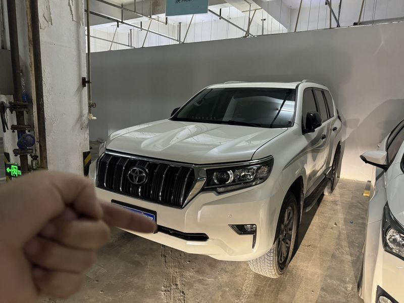 Land Cruiser Prado photo 2