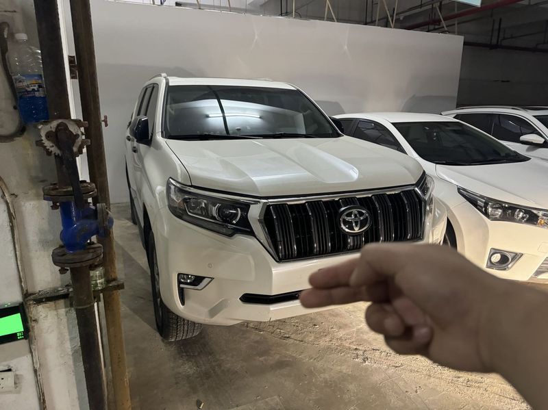 Land Cruiser Prado photo 3