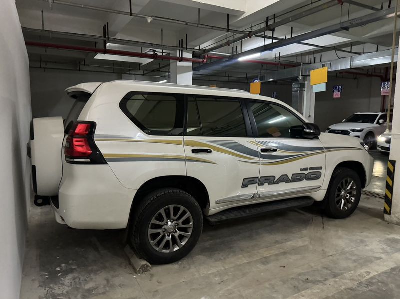 Land Cruiser Prado photo 4