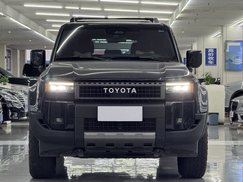 Land Cruiser Prado photo 2