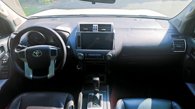 Land Cruiser Prado photo 2
