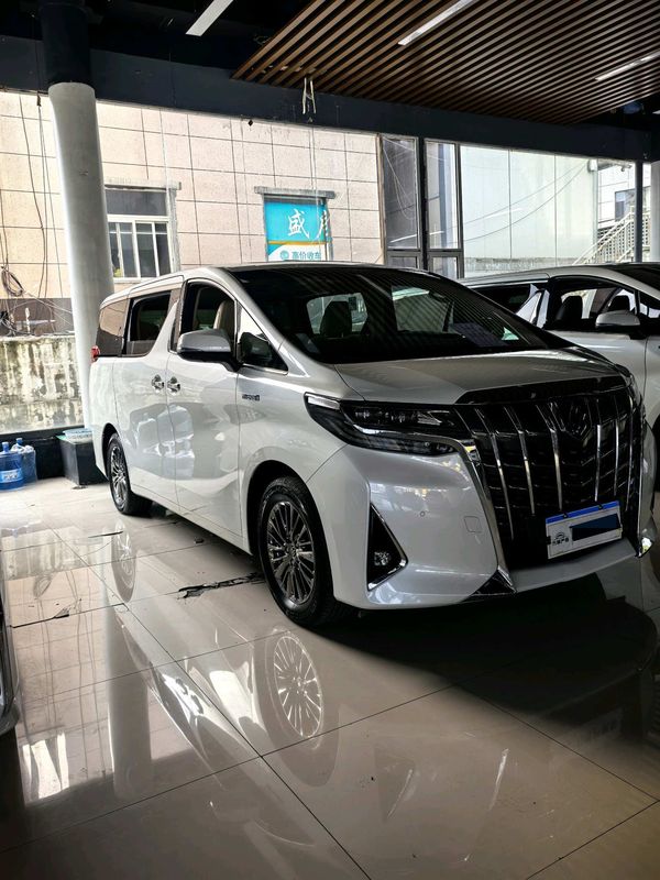 Alphard photo 3