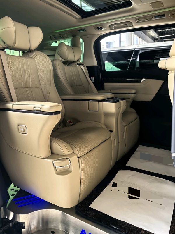 Alphard photo 5