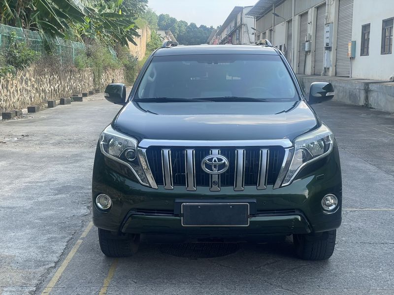Land Cruiser Prado photo 2