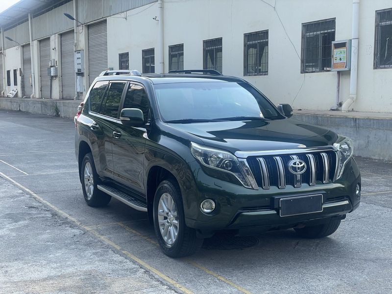Land Cruiser Prado photo 3